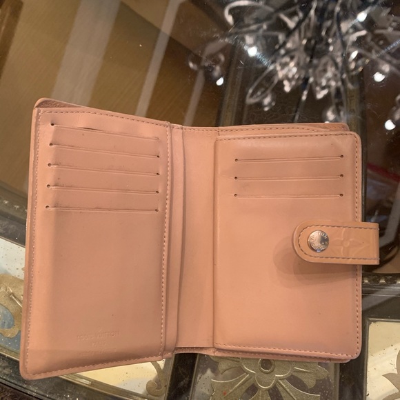 Louis Vuitton Rose Flor Vernis Wallet - Picture 6 of 15